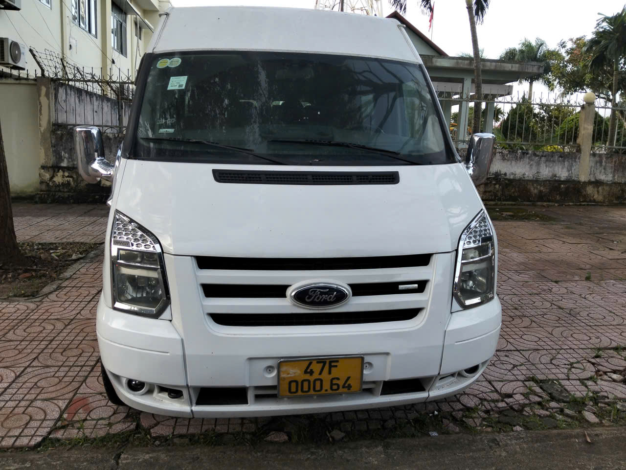 FORD TRANSIT 2013 – MÁY DẦU – GIÁ CHỈ 200 TRIỆU