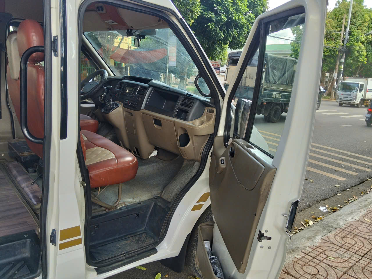 FORD TRANSIT 2013 – MÁY DẦU – GIÁ CHỈ 200 TRIỆU