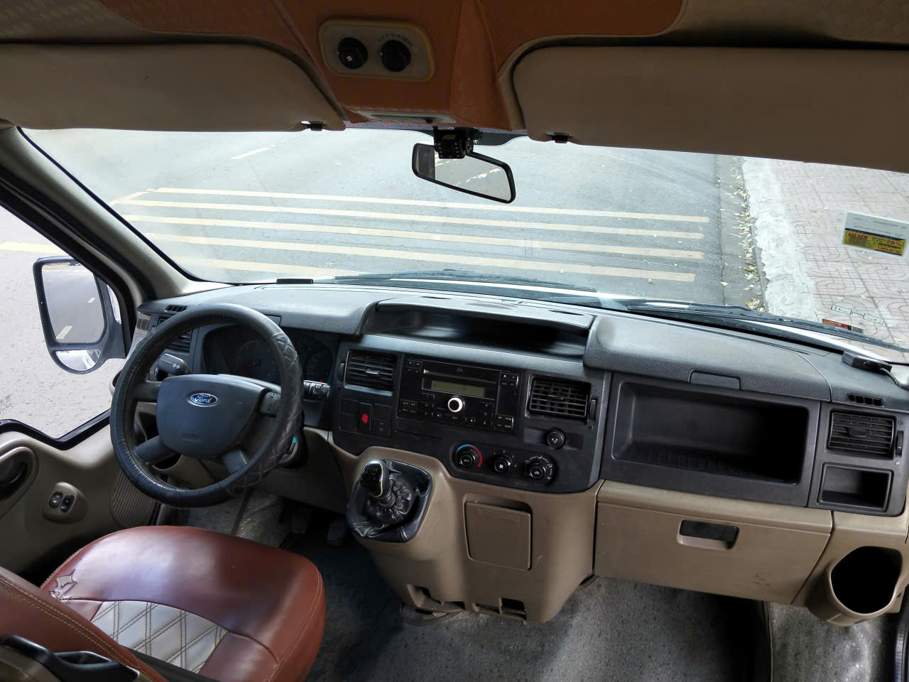 FORD TRANSIT 2013 – MÁY DẦU – GIÁ CHỈ 200 TRIỆU