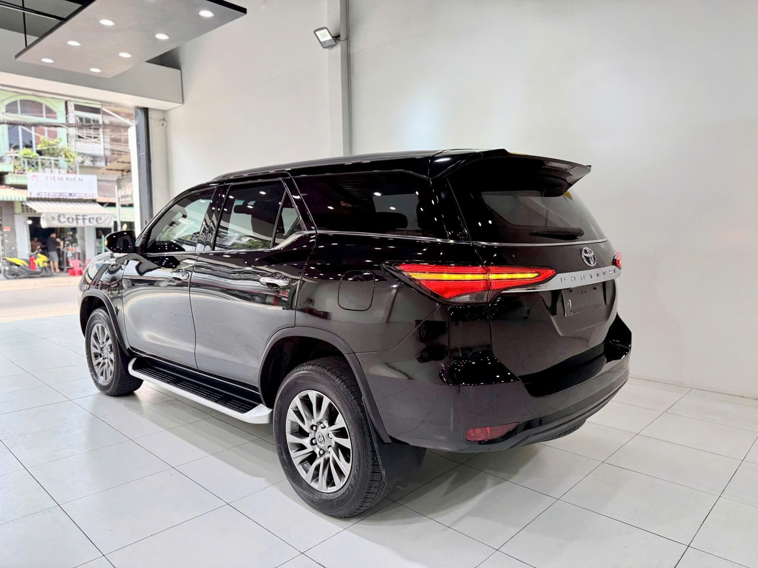 Toyota Fortuner 2.7l 4x4 AT – 2022