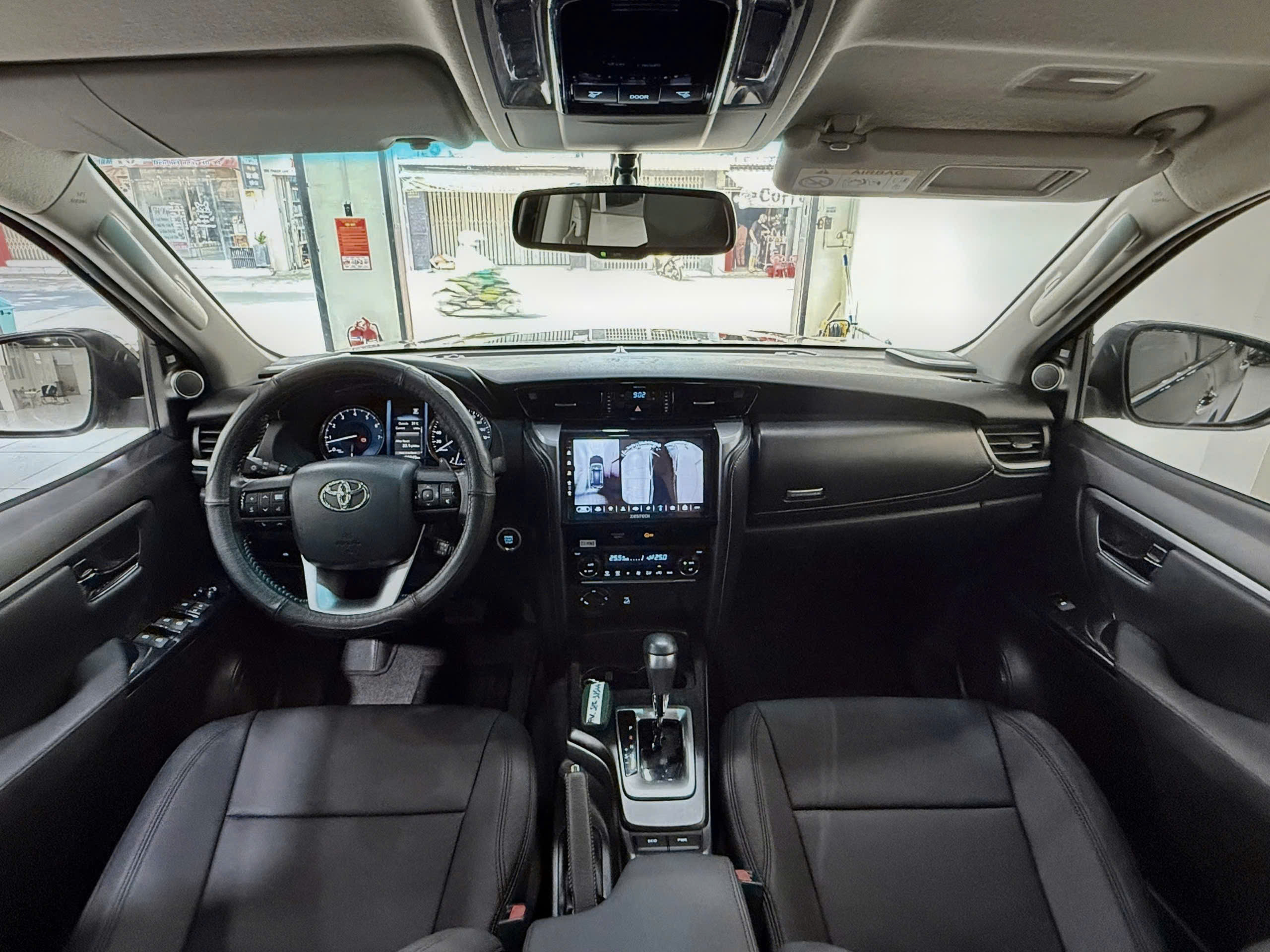 Toyota Fortuner 2.7l 4x4 AT – 2022