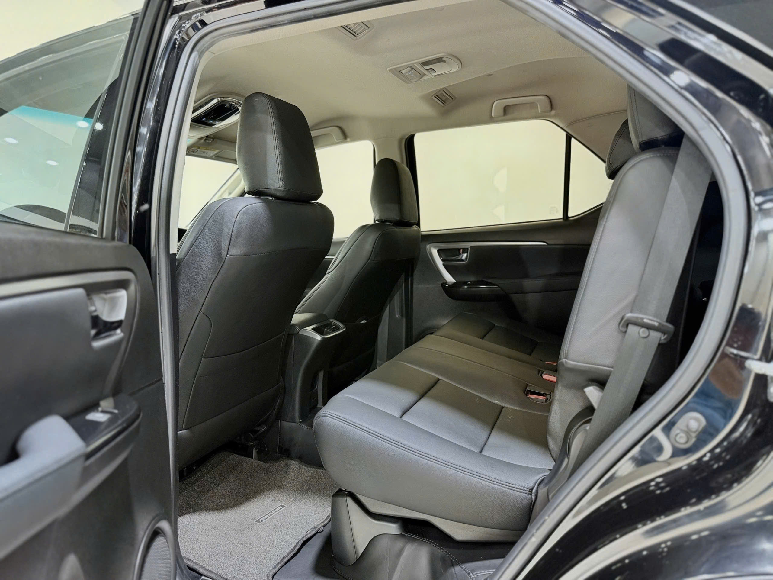 Toyota Fortuner 2.7l 4x4 AT – 2022