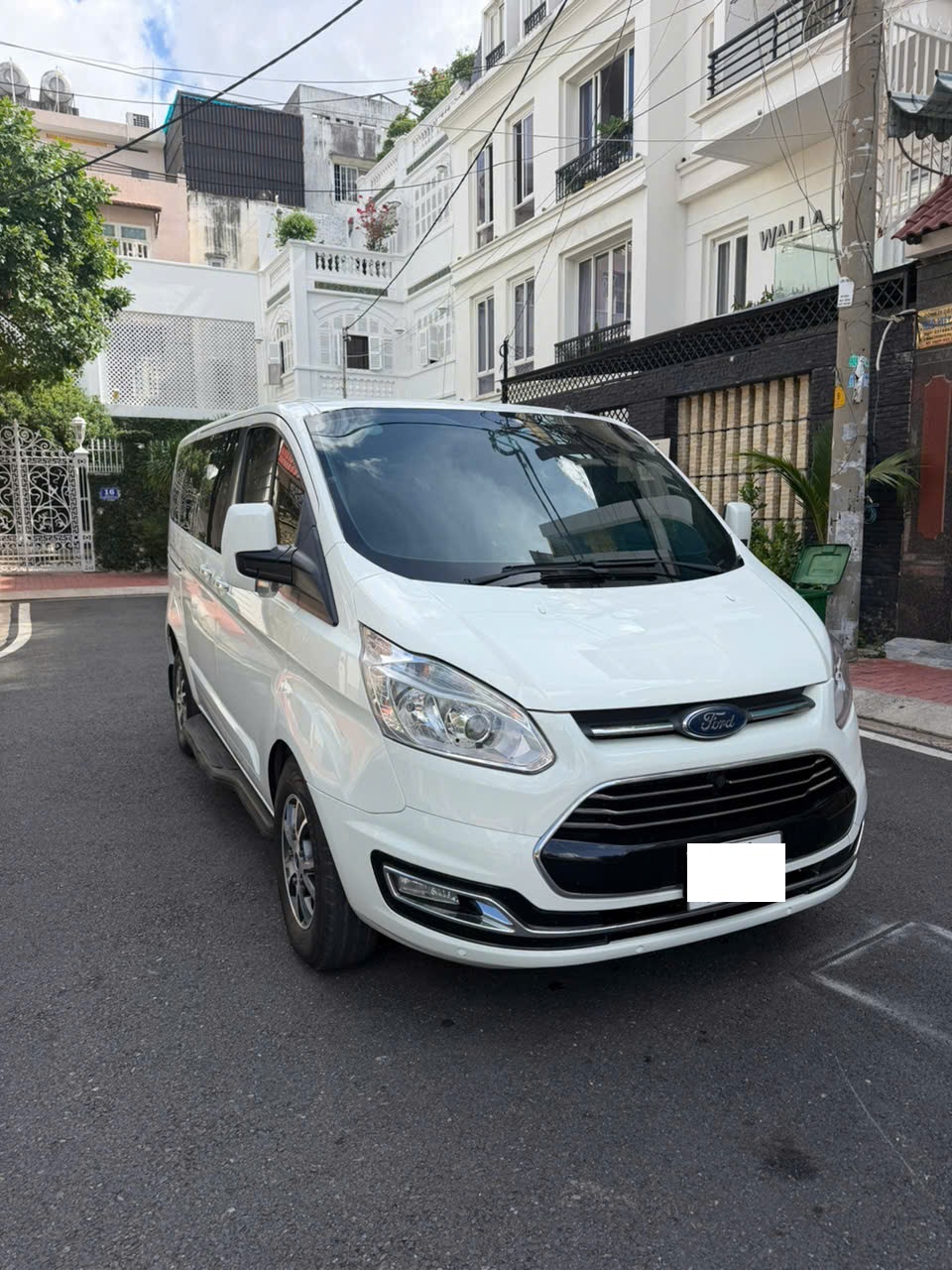 Ford Tourneo Titanium 2021 – Gia Đình Rộng Rãi, Đẳng Cấp