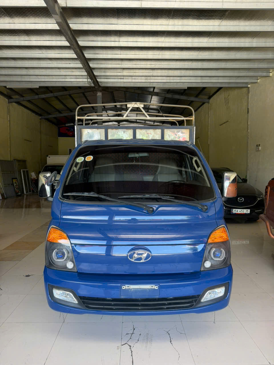 H150 sx 2022 zin cả xe odo 8v2km sơn zin cả xe.