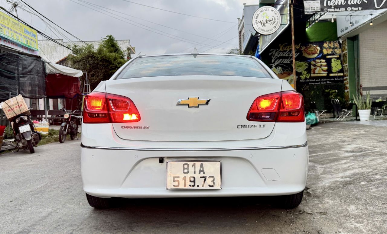 Chevrolet Cruze LT số sàn 2017