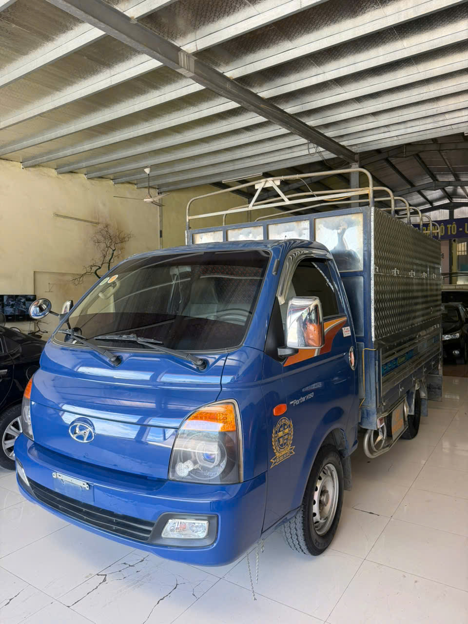 H150 sx 2022 zin cả xe odo 8v2km sơn zin cả xe.