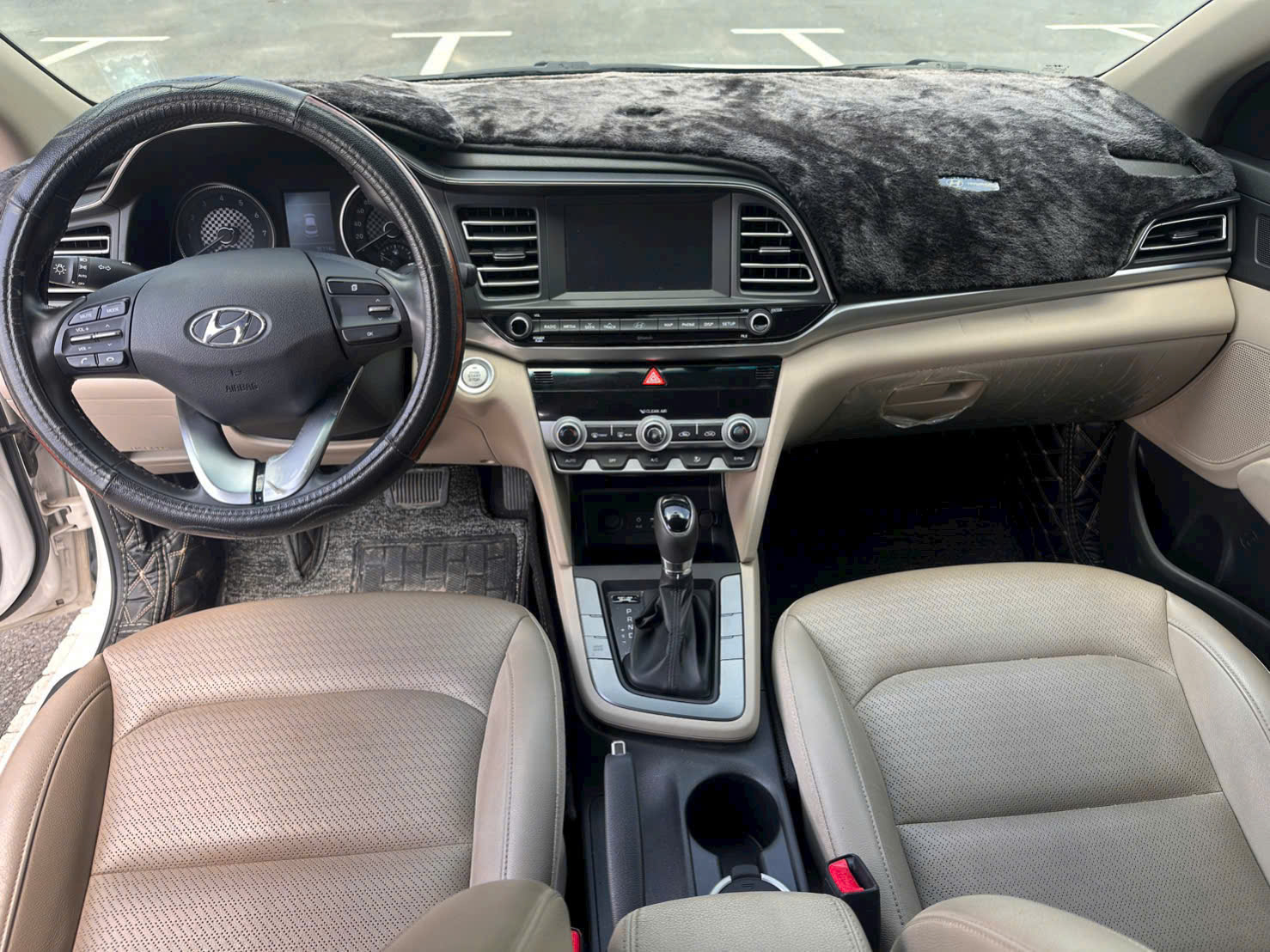 Huyndai Elantra 1.6 AT bản full cửa sổ nóc sx 2021 zin cọp không lỗi.