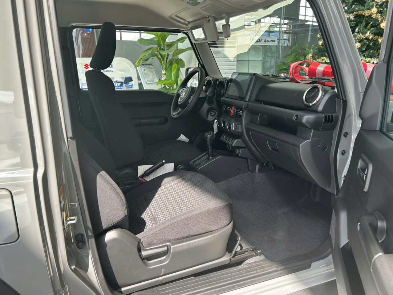 Suzuki Jimny 2024 Nhập Khẩu Nguyên Chiếc Nhật Bản – Giảm Sốc 180 Triệu