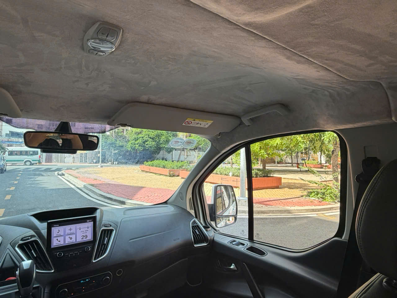 Ford Tourneo Titanium 2021 – Gia Đình Rộng Rãi, Đẳng Cấp