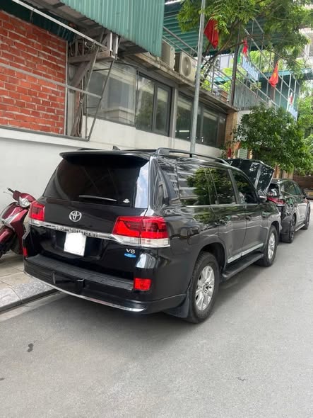 Bán ô tô Toyota Land Cruiser 5.7V8 năm 2016 Xuất Mỹ