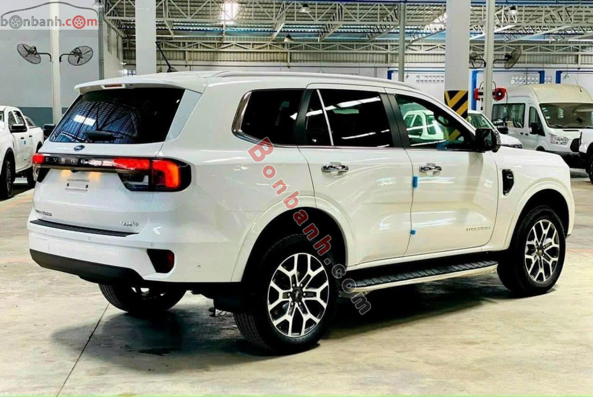 Bán ô tô Ford Everest Titanium Plus 2.0L 4x4 AT - 2026 - xe mới