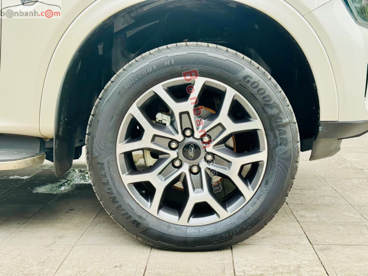 Bán ô tô Ford Everest Titanium 2.0L 4x2 AT - 2022 - xe cũ