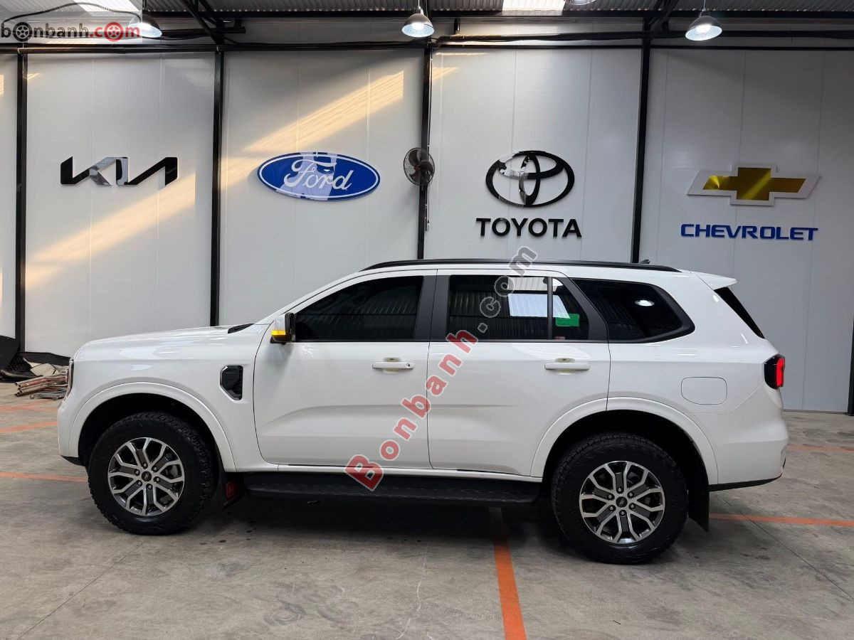 Bán ô tô Ford Everest Ambiente 2.0L 4x2 AT - 2024 - xe cũ