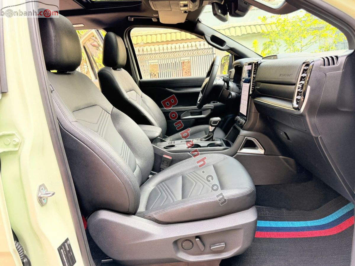 Bán ô tô Ford Everest Titanium 2.0L 4x2 AT - 2022 - xe cũ