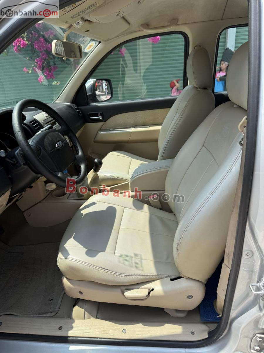 Bán ô tô Ford Everest 2.6L 4x4 MT - 2011 - xe cũ