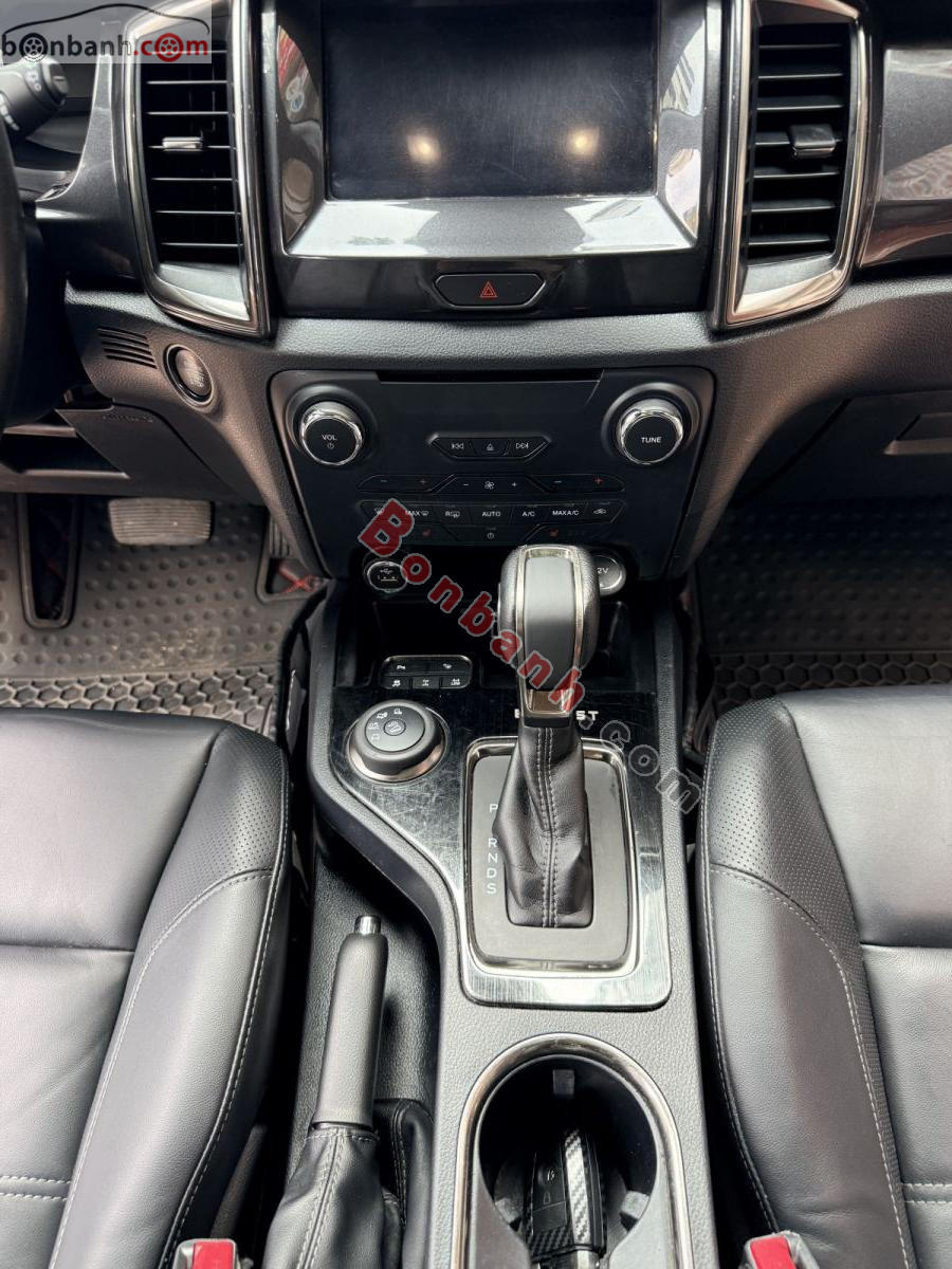 Bán ô tô Ford Everest Titanium 2.0L 4x4 AT - 2019 - xe cũ