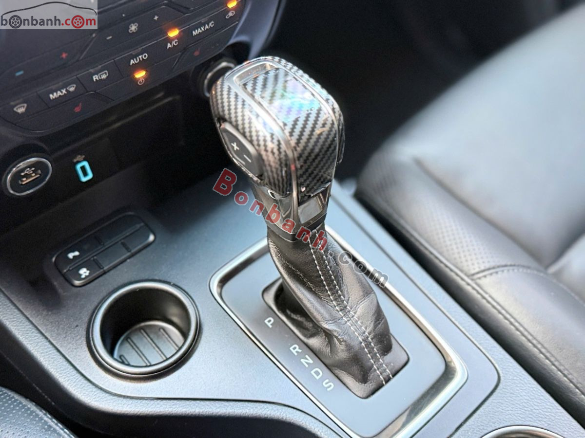 Bán ô tô Ford Everest Titanium 2.0L 4x2 AT - 2019 - xe cũ