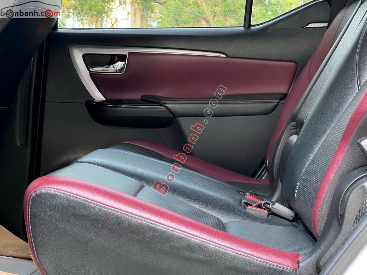 Bán ô tô Toyota Fortuner 2.4G 4x2 AT Legender - 2021 - xe cũ
