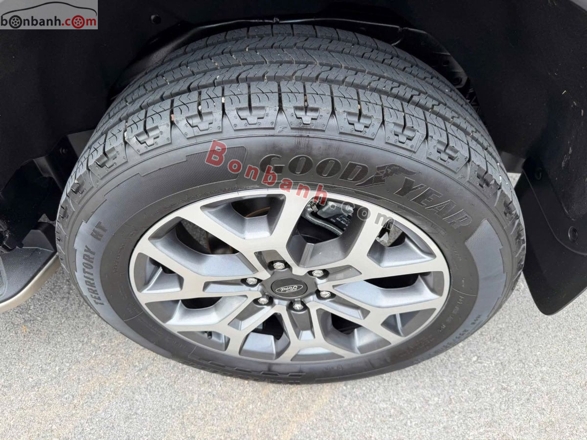 Bán ô tô Ford Everest Titanium 2.0L 4x2 AT - 2025 - xe cũ