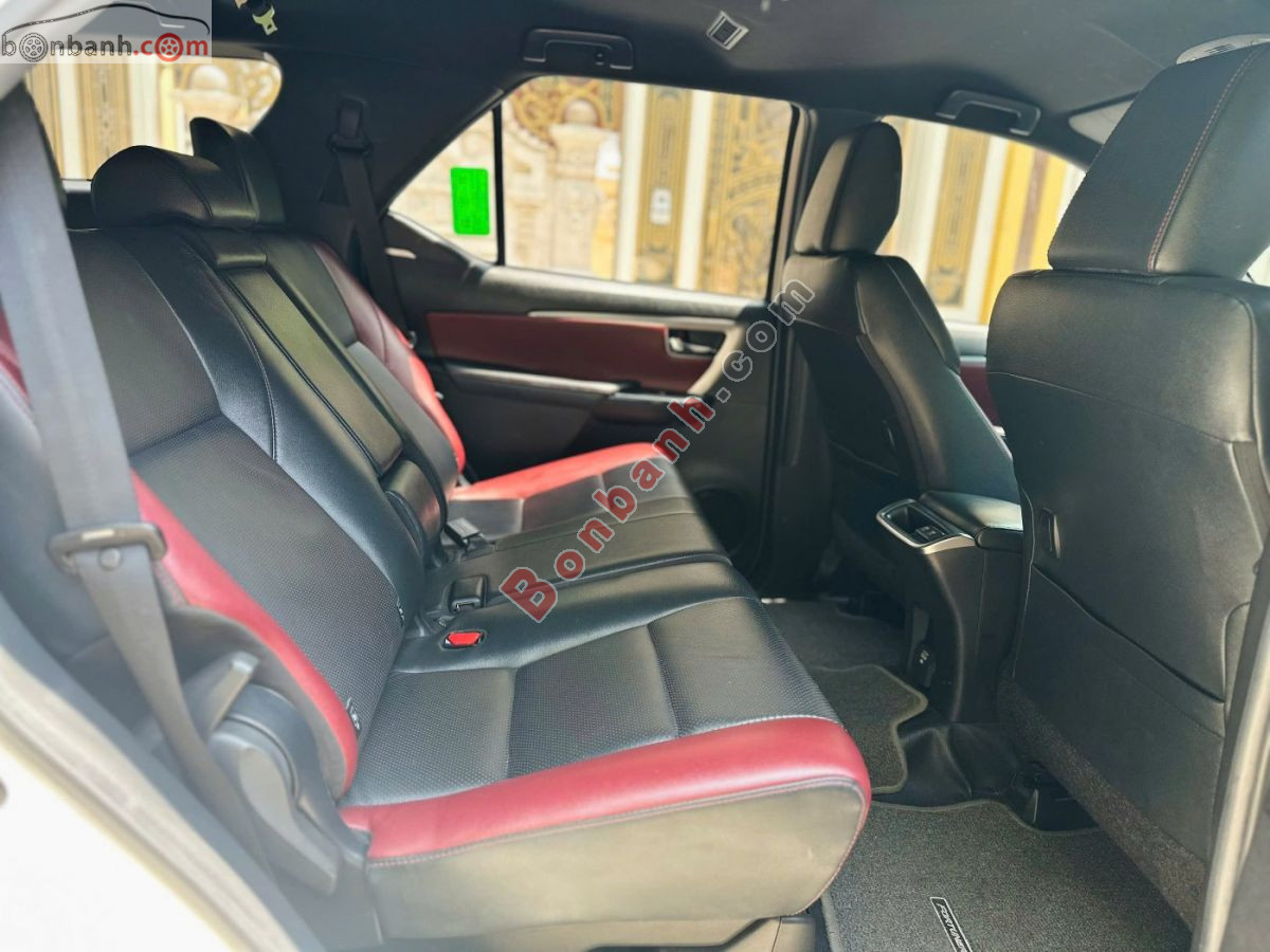 Bán ô tô Toyota Fortuner 2.4G 4x2 AT Legender - 2021 - xe cũ