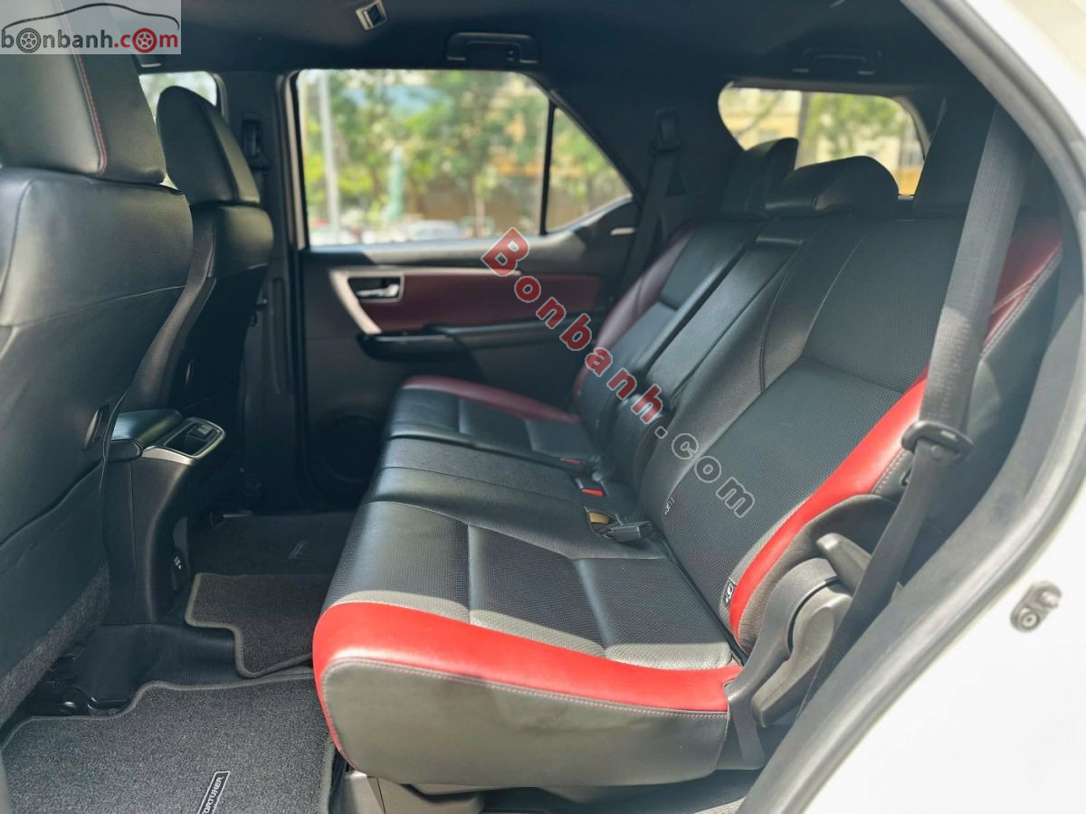 Bán ô tô Toyota Fortuner 2.4G 4x2 AT Legender - 2021 - xe cũ