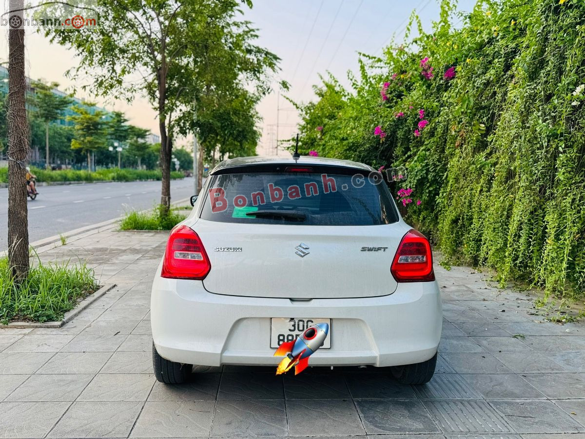 Bán ô tô Suzuki Swift GLX 1.2 AT - 2020 - xe cũ