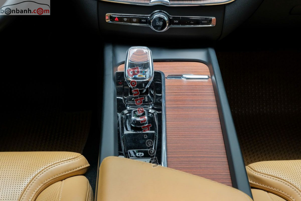 Bán ô tô Volvo XC60 Ultimate Bright B6 AWD - 2024 - xe cũ
