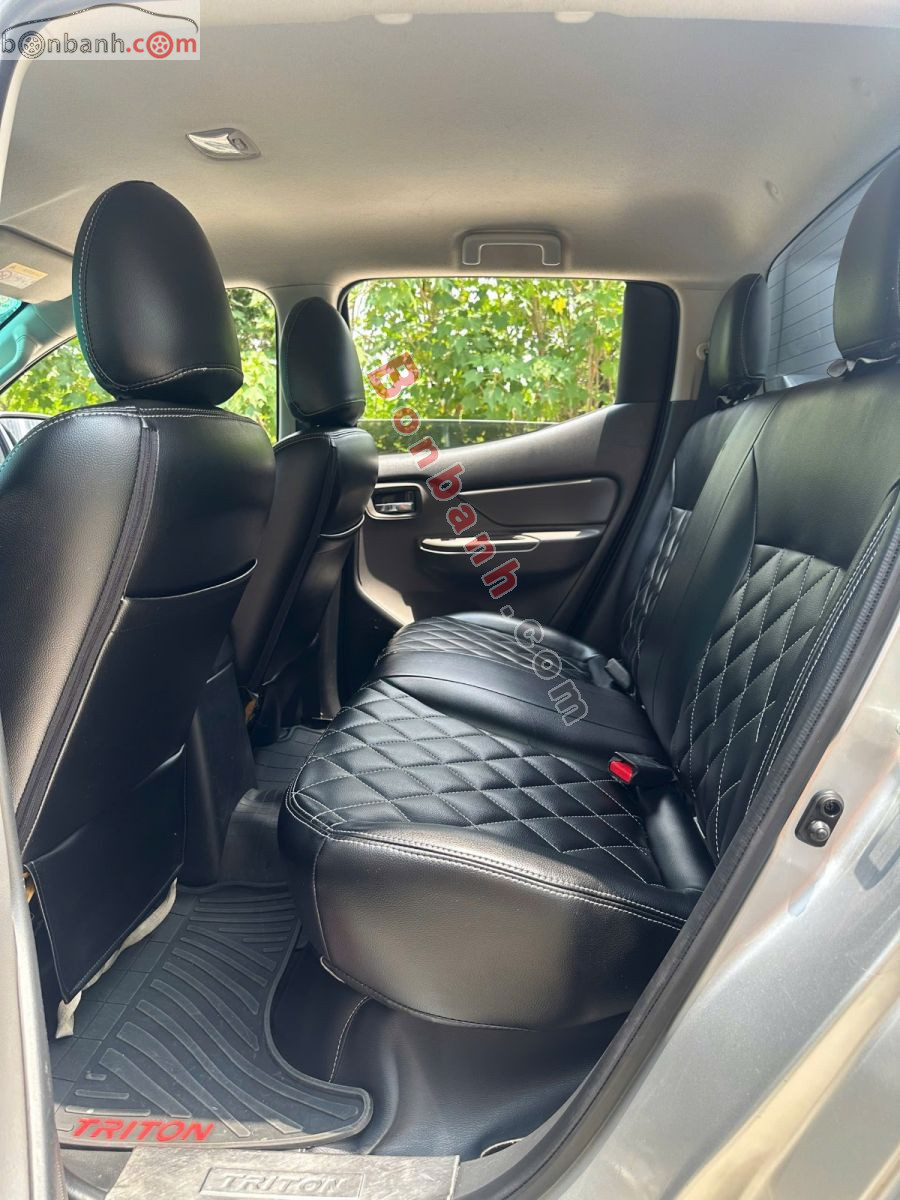 Bán ô tô Mitsubishi Triton 4x2 AT - 2019 - xe cũ