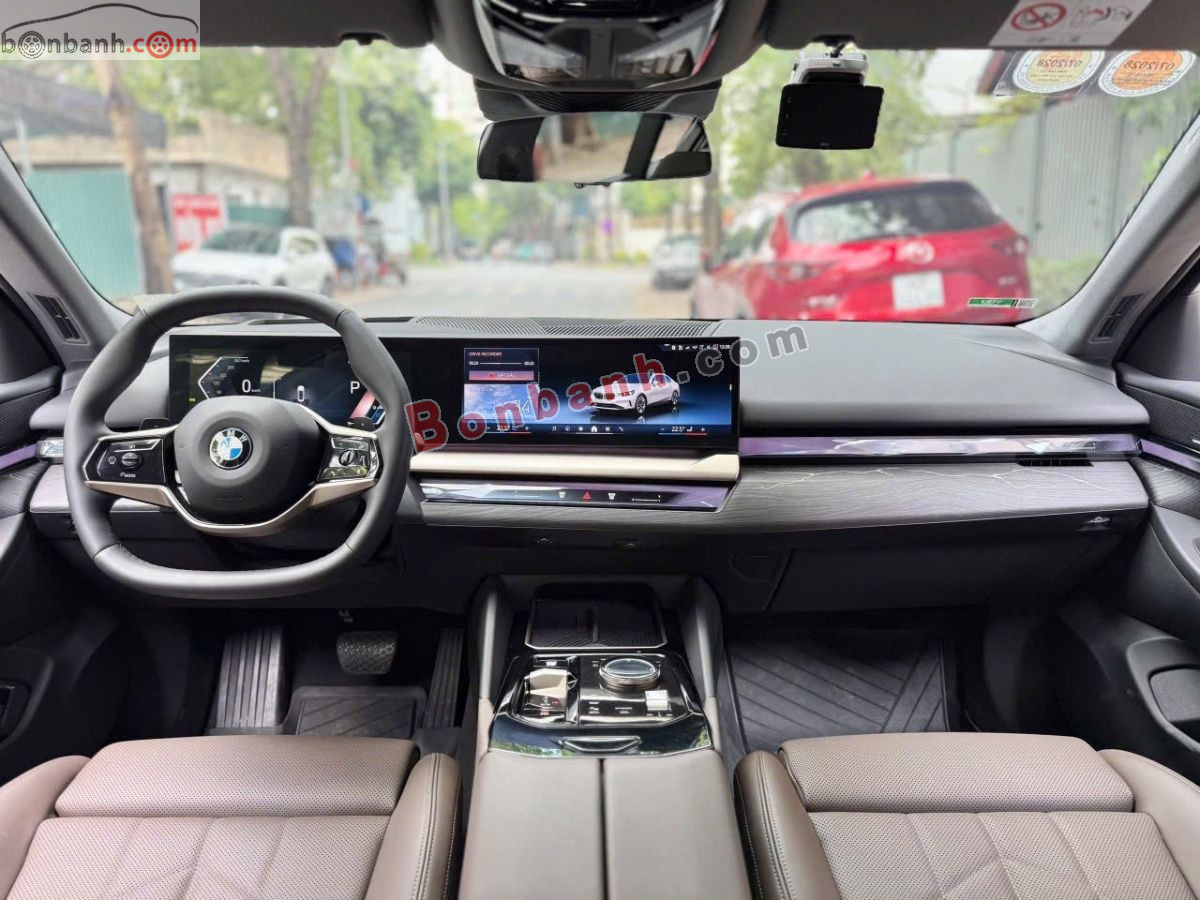 Bán ô tô BMW 5 Series 520i - 2025 - xe cũ