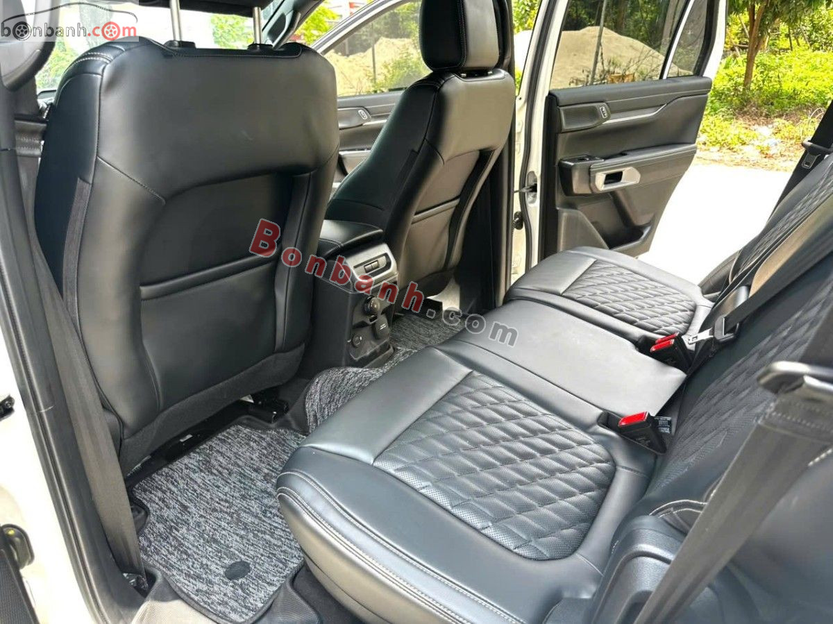 Bán ô tô Ford Everest Platinum 2.0L 4x4 AT - 2025 - xe cũ