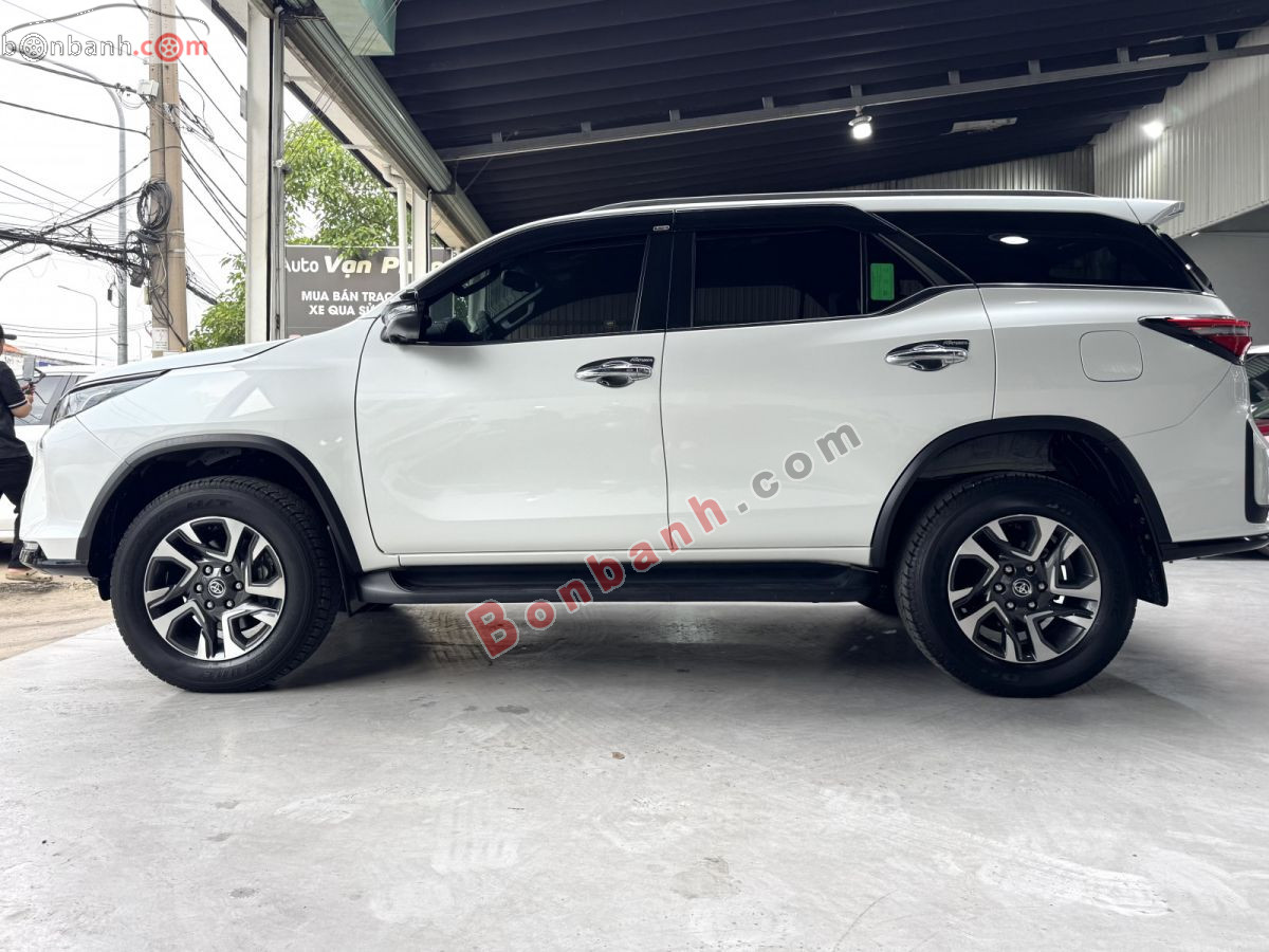 Bán ô tô Toyota Fortuner 2.4G 4x2 AT Legender - 2021 - xe cũ