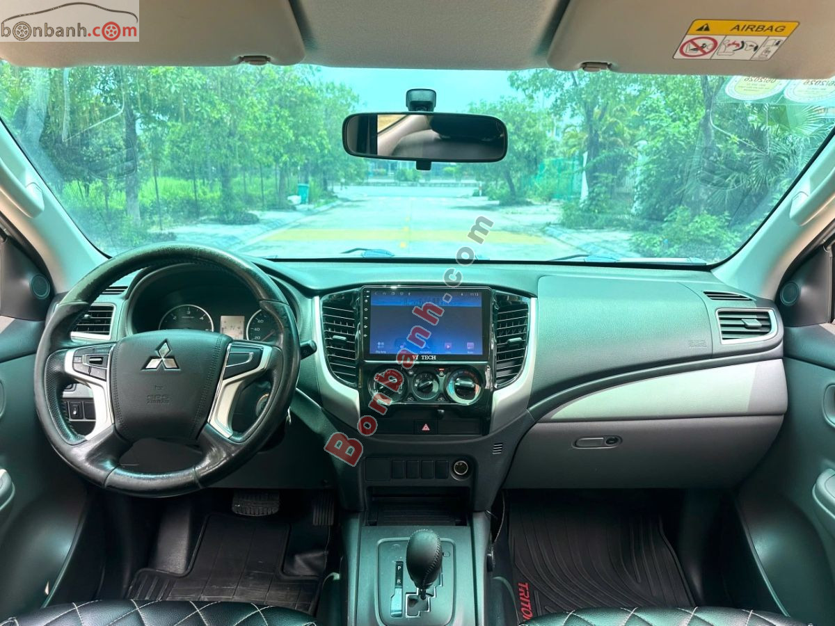 Bán ô tô Mitsubishi Triton 4x2 AT - 2019 - xe cũ