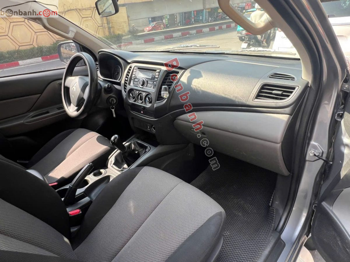 Bán ô tô Mitsubishi Triton 4x2 MT - 2016 - xe cũ