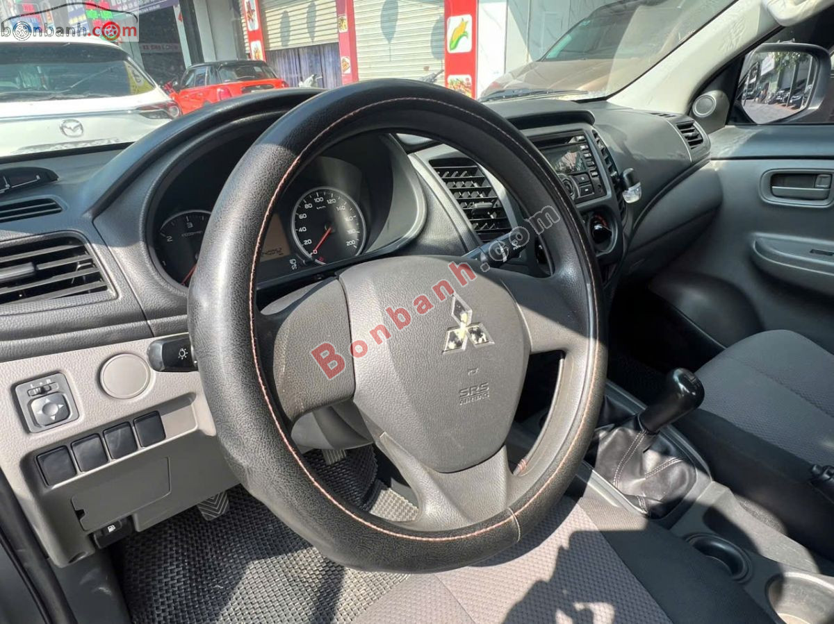 Bán ô tô Mitsubishi Triton 4x2 MT - 2016 - xe cũ
