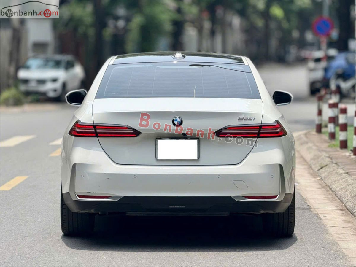 Bán ô tô BMW 5 Series 520i - 2025 - xe cũ