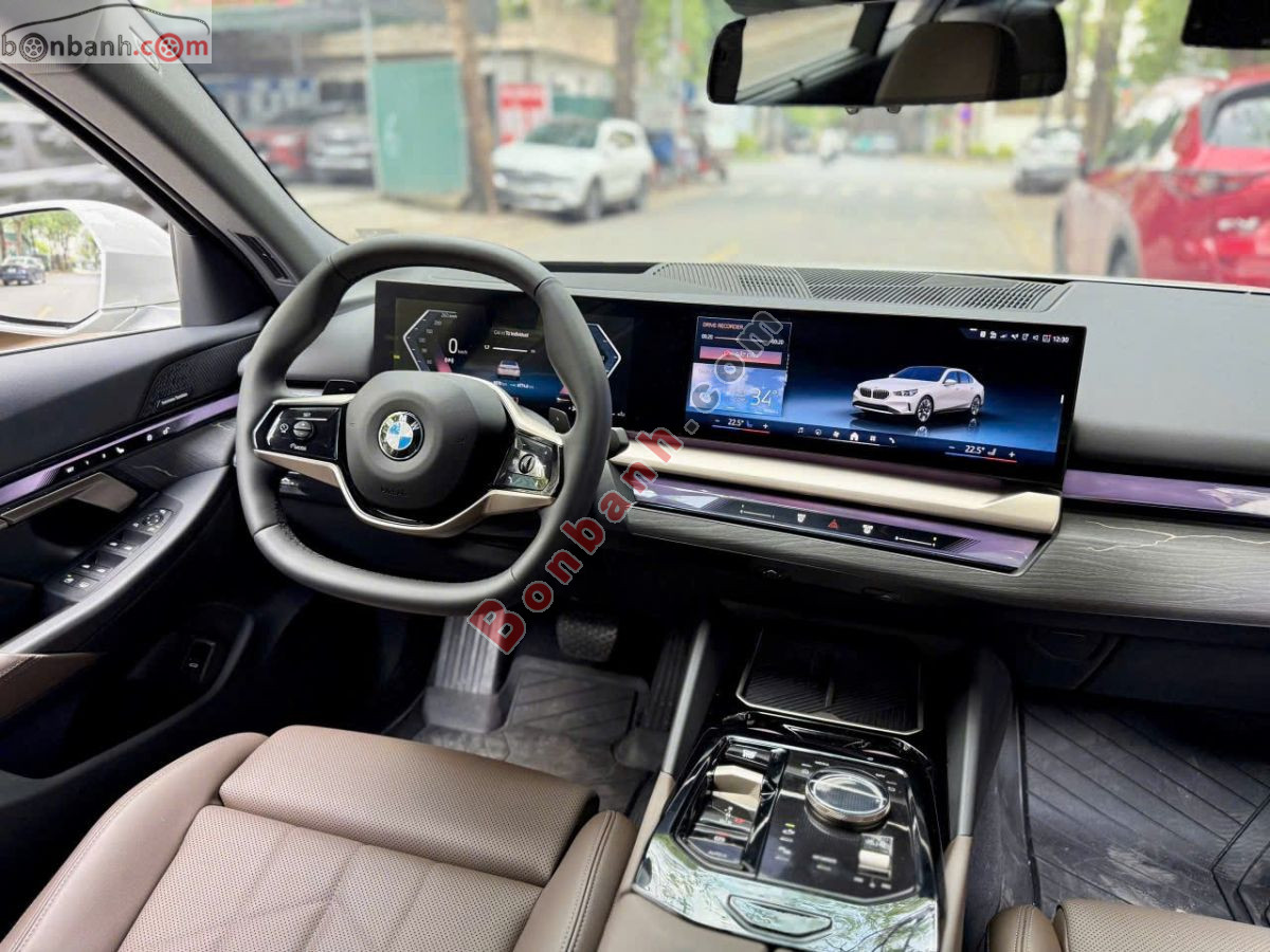Bán ô tô BMW 5 Series 520i - 2025 - xe cũ