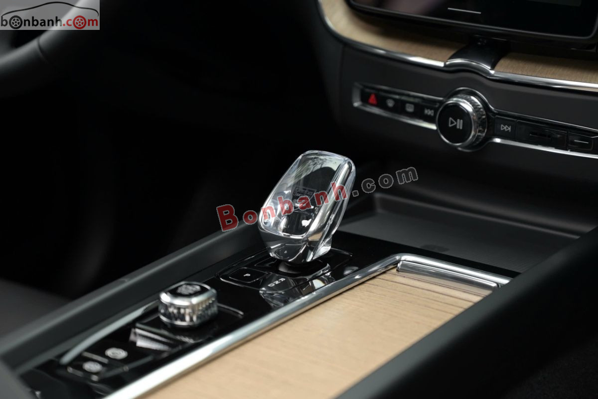 Bán ô tô Volvo XC60 Ultra B5 AWD - 2025 - xe cũ