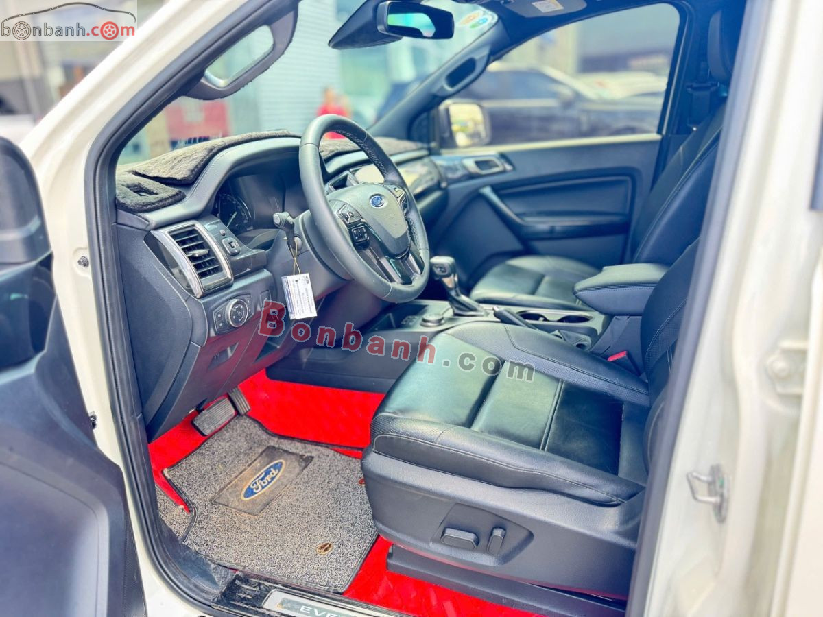 Bán ô tô Ford Everest Titanium 2.0L 4x4 AT - 2022 - xe cũ