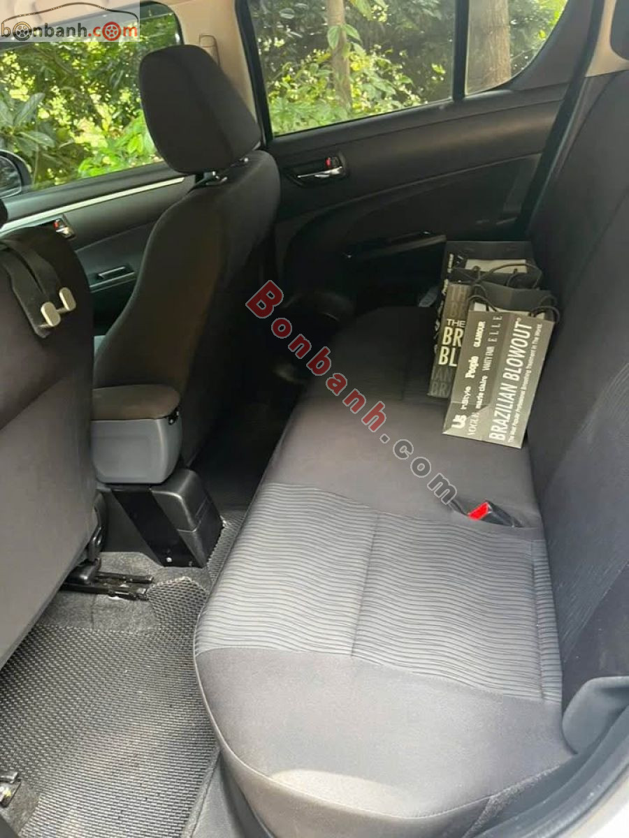 Bán ô tô Suzuki Swift 1.4 AT - 2015 - xe cũ