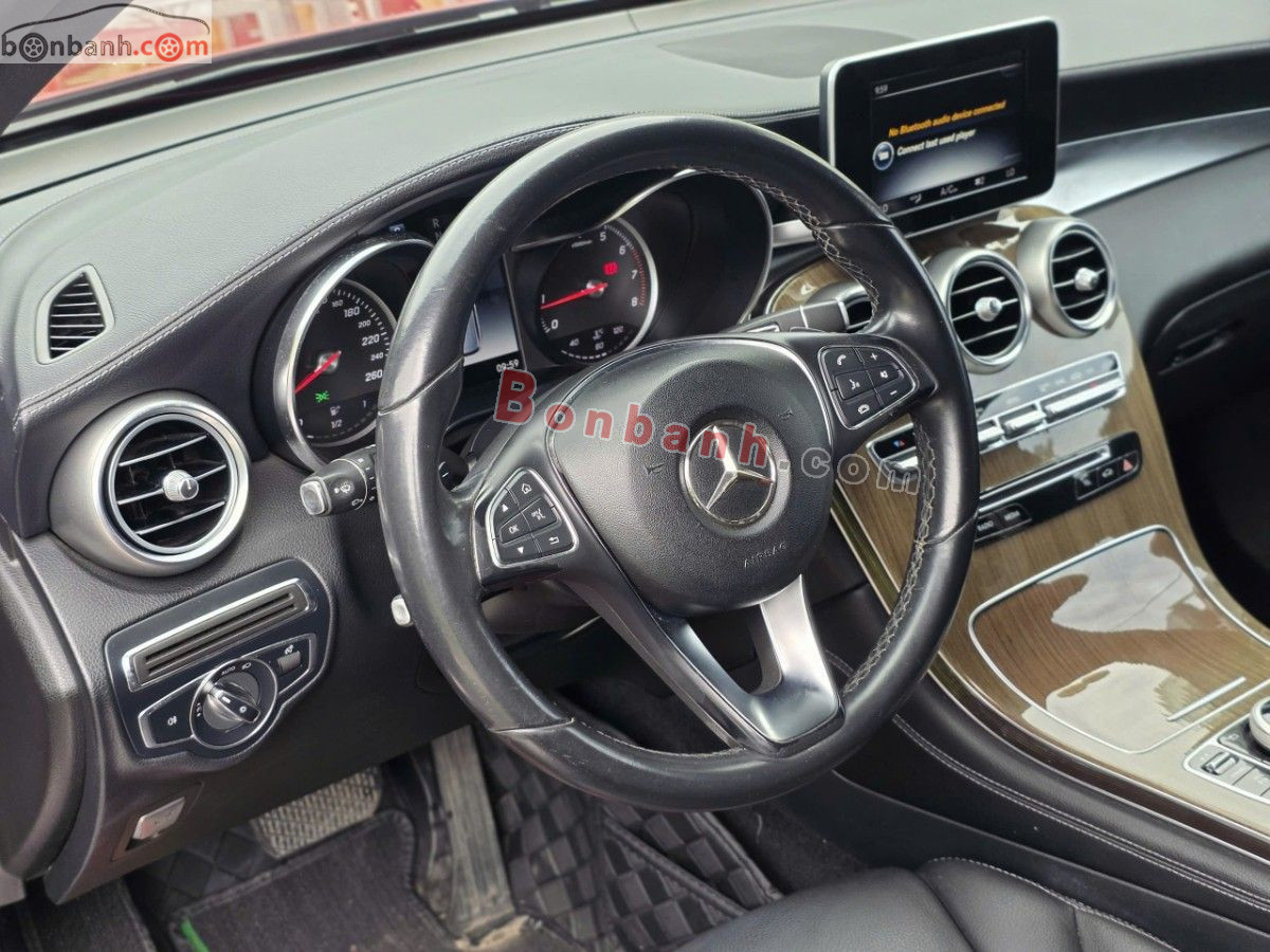 Bán ô tô Mercedes Benz GLC 250 4Matic - 2017 - xe cũ