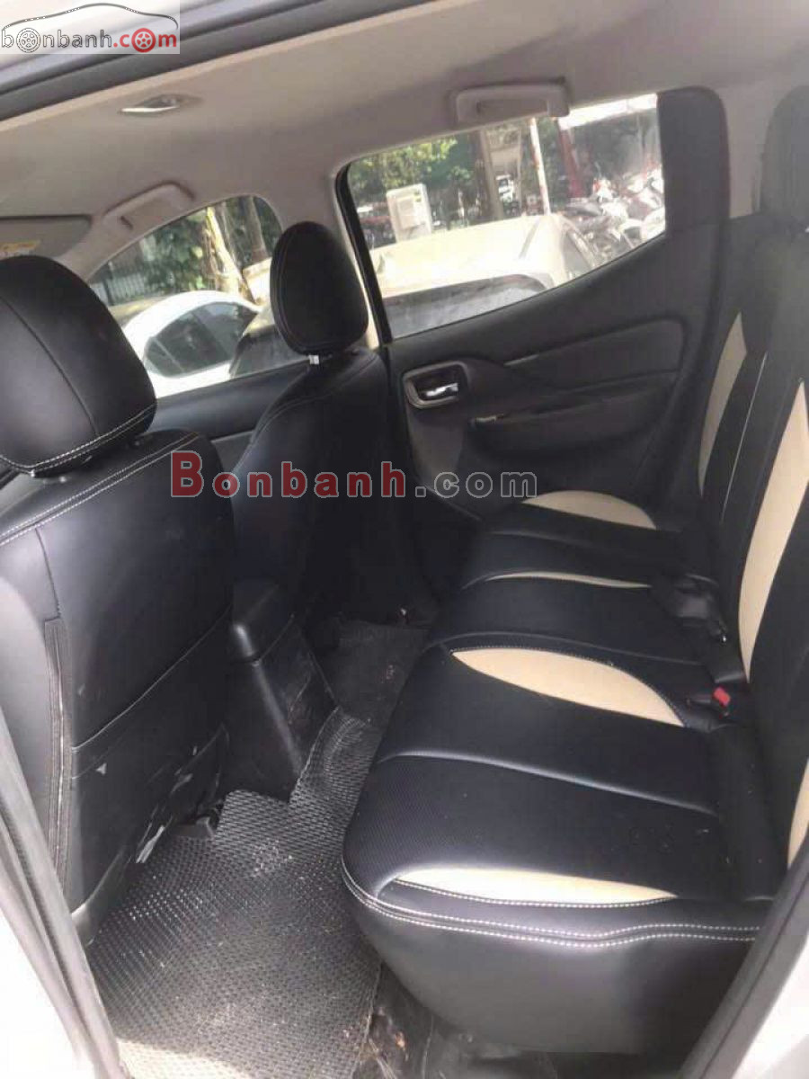 Bán ô tô Mitsubishi Triton 4x2 AT - 2018 - xe cũ