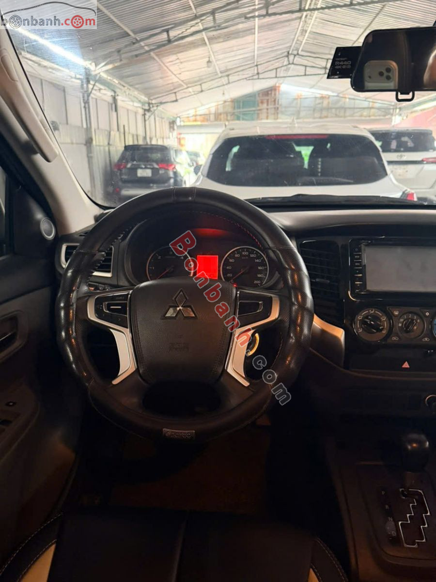 Bán ô tô Mitsubishi Triton 4x2 AT - 2018 - xe cũ
