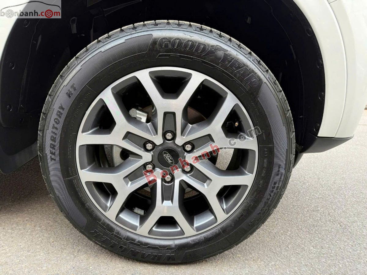 Bán ô tô Ford Everest Titanium 2.0L 4x2 AT - 2024 - xe cũ