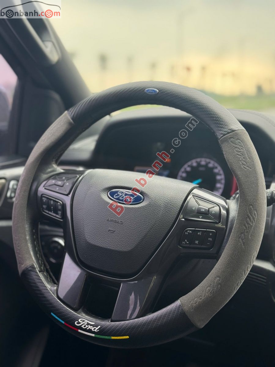 Bán ô tô Ford Everest Titanium 2.0L 4x4 AT - 2019 - xe cũ