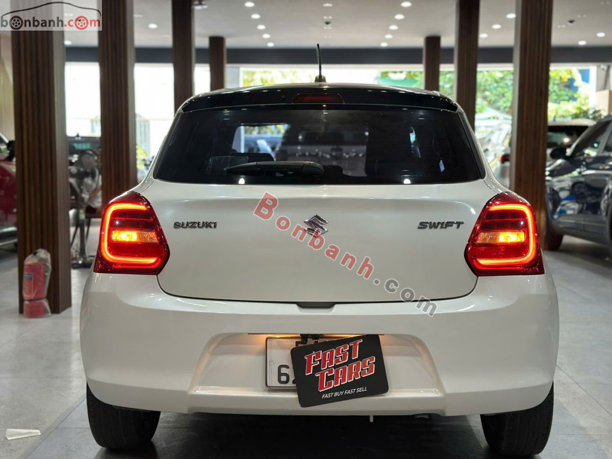 Bán ô tô Suzuki Swift GLX 1.2 AT - 2022 - xe cũ