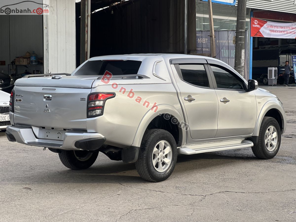Bán ô tô Mitsubishi Triton 4x2 AT - 2017 - xe cũ