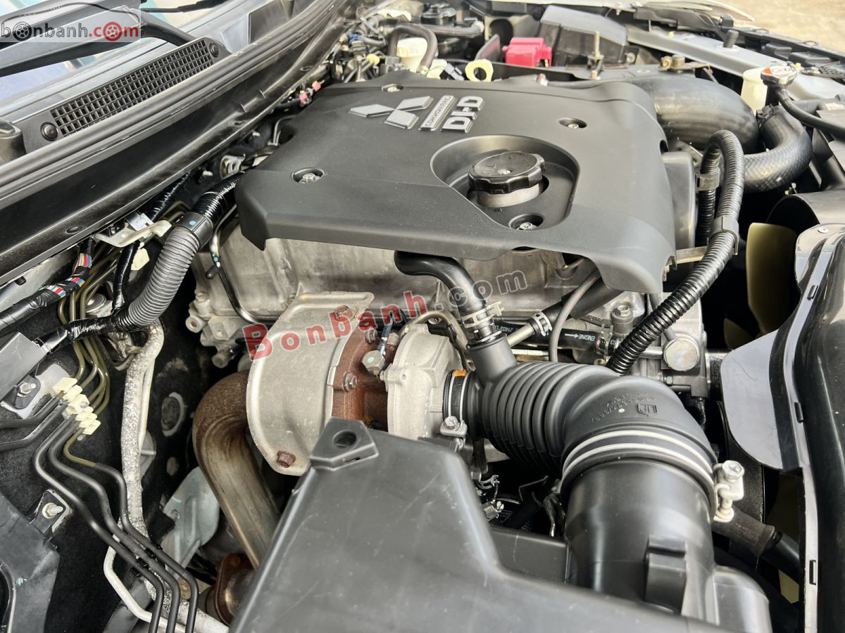Bán ô tô Mitsubishi Triton 4x2 AT - 2017 - xe cũ