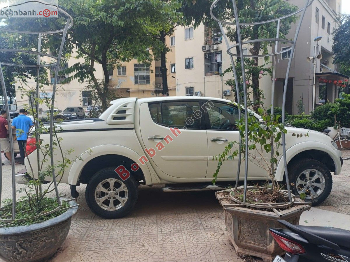 Bán ô tô Mitsubishi Triton GLS 4x4 AT - 2013 - xe cũ