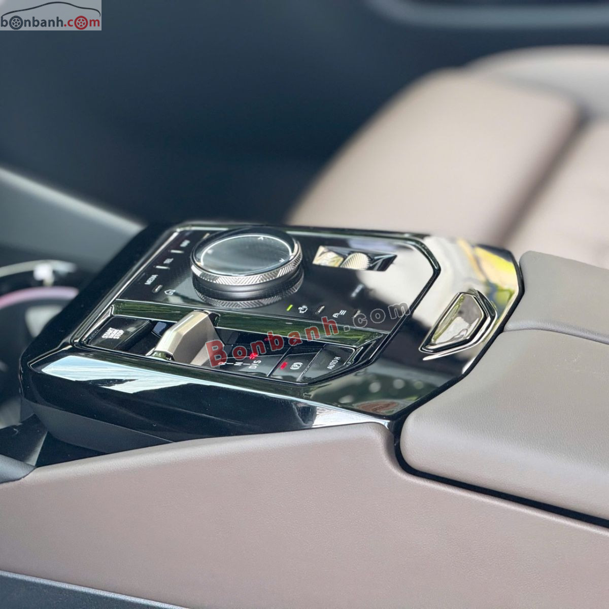 Bán ô tô BMW 5 Series 520i Premium - 2025 - xe cũ