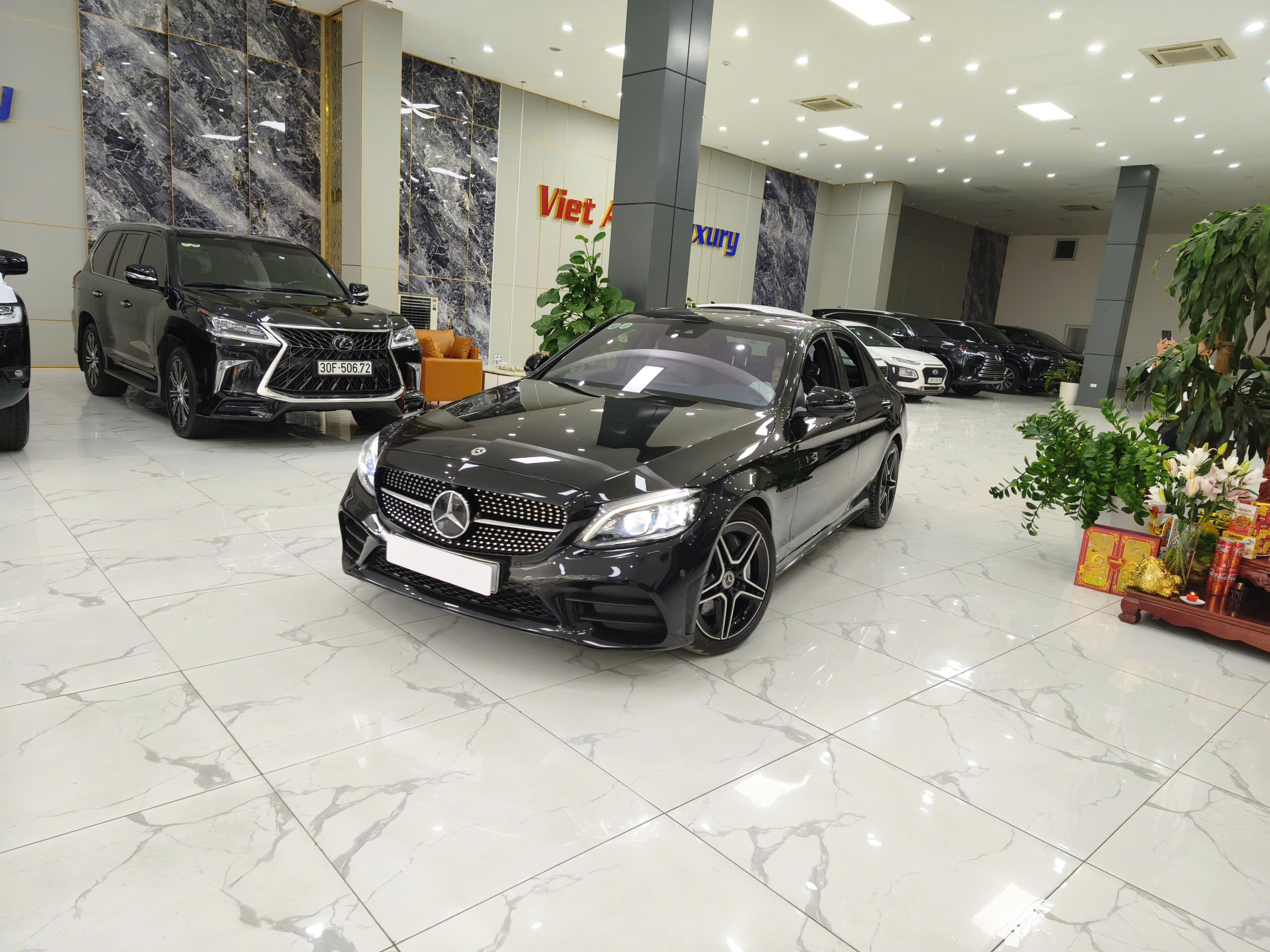 Cần bán Mercedes-Benz C class 300 AMG sản xuất năm 2019 giá 838tr